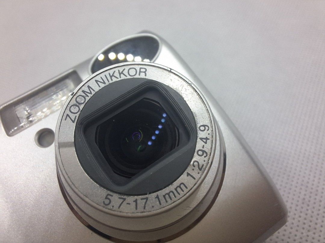 Nikon CoolPix 4600 400萬畫素 CCD 相機/麵包機/功能正常/AA電池, 相機攝影, 相機在旋轉拍賣