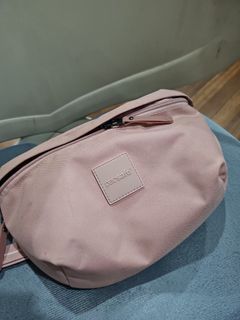 Pacsafe Go Sling Pack anti-theft crossbody bag