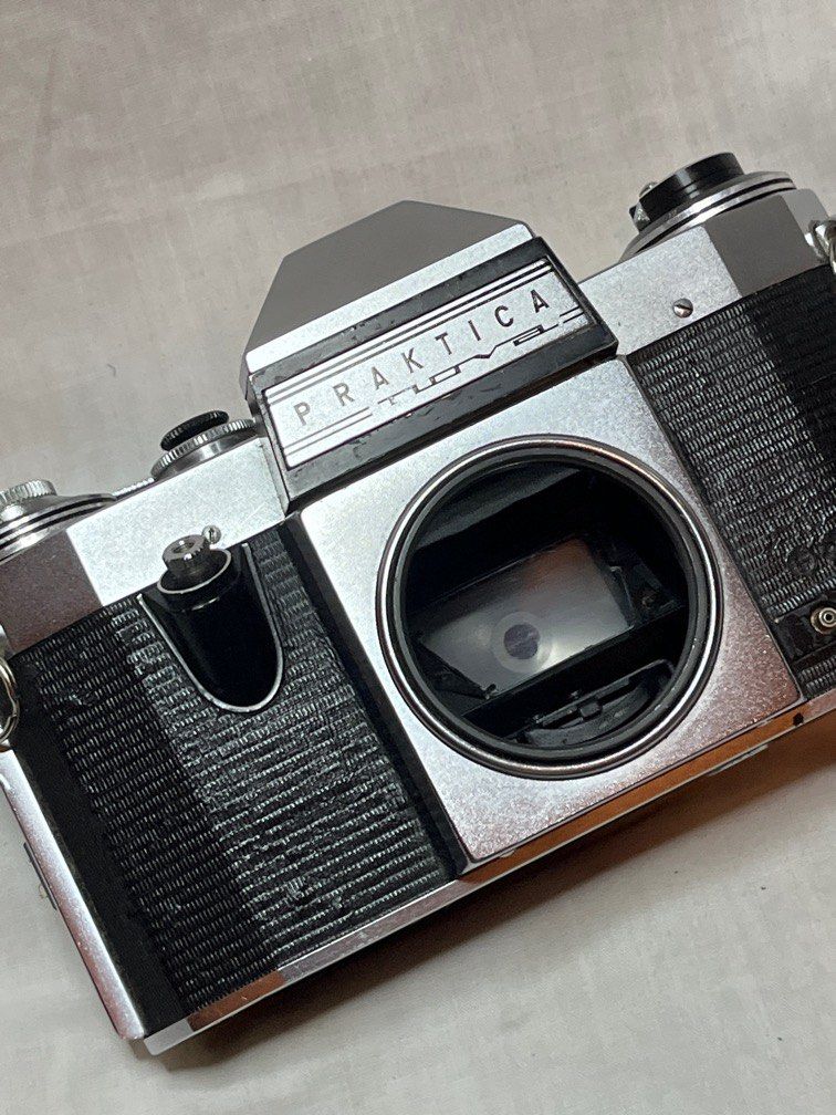 フィルムカメラ PRAKTICA PL NOVA1/ CARL ZEISS TESSAR 50 150_Praktica_nova_knobs_front.jpg