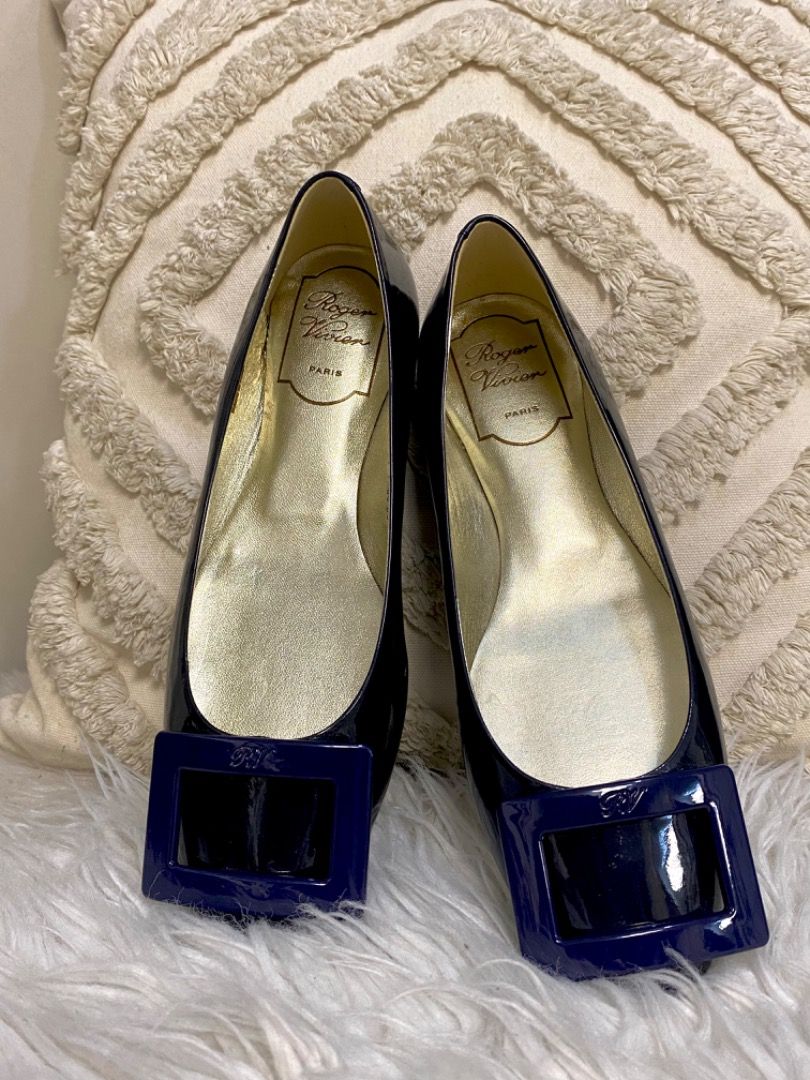 Roger vivier gommette suede ballerinas hot sale