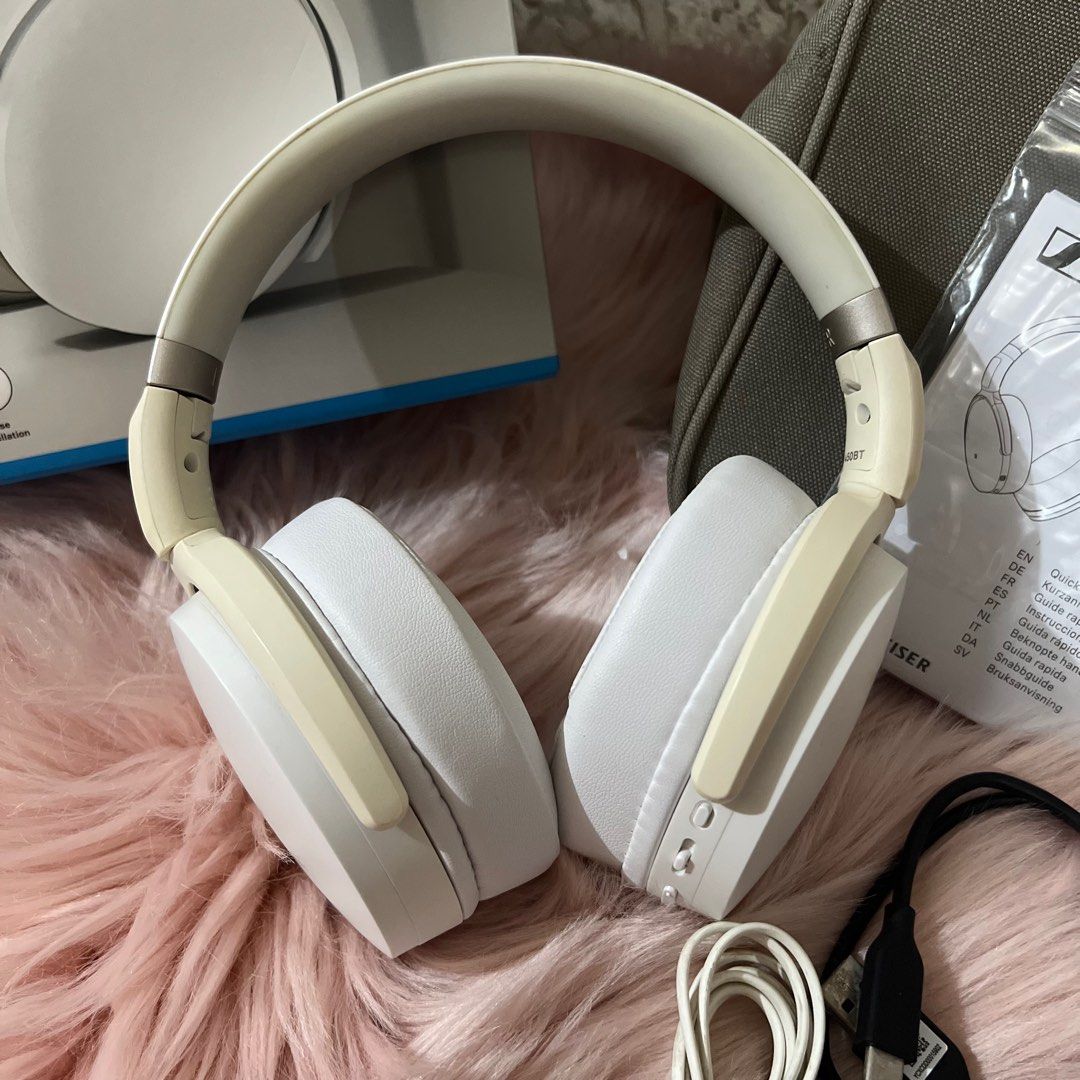 Sennheiser HD 450BT Headphones White (Category: Headphones & Headsets) located in Bacoor. Submitted by prelovedbyjangmii (Listing ID 1295294678, Image 1). Description: Bought for Php9.9k, selling for Php6.5k. Complete set with box and all accessories. Minor flaw only on the earpads may punit na -> replaceable and meron available sa online stores for about ~Php300 per pair. RFS: Rarely used + decluttering. Meet-up at Molino or Bacoor area only. Ot