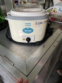 SLOW COOKERs