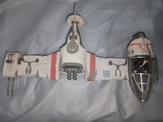 Star Wars 3.75" Force Link Resistance Ski Speeder with Poe Dameron