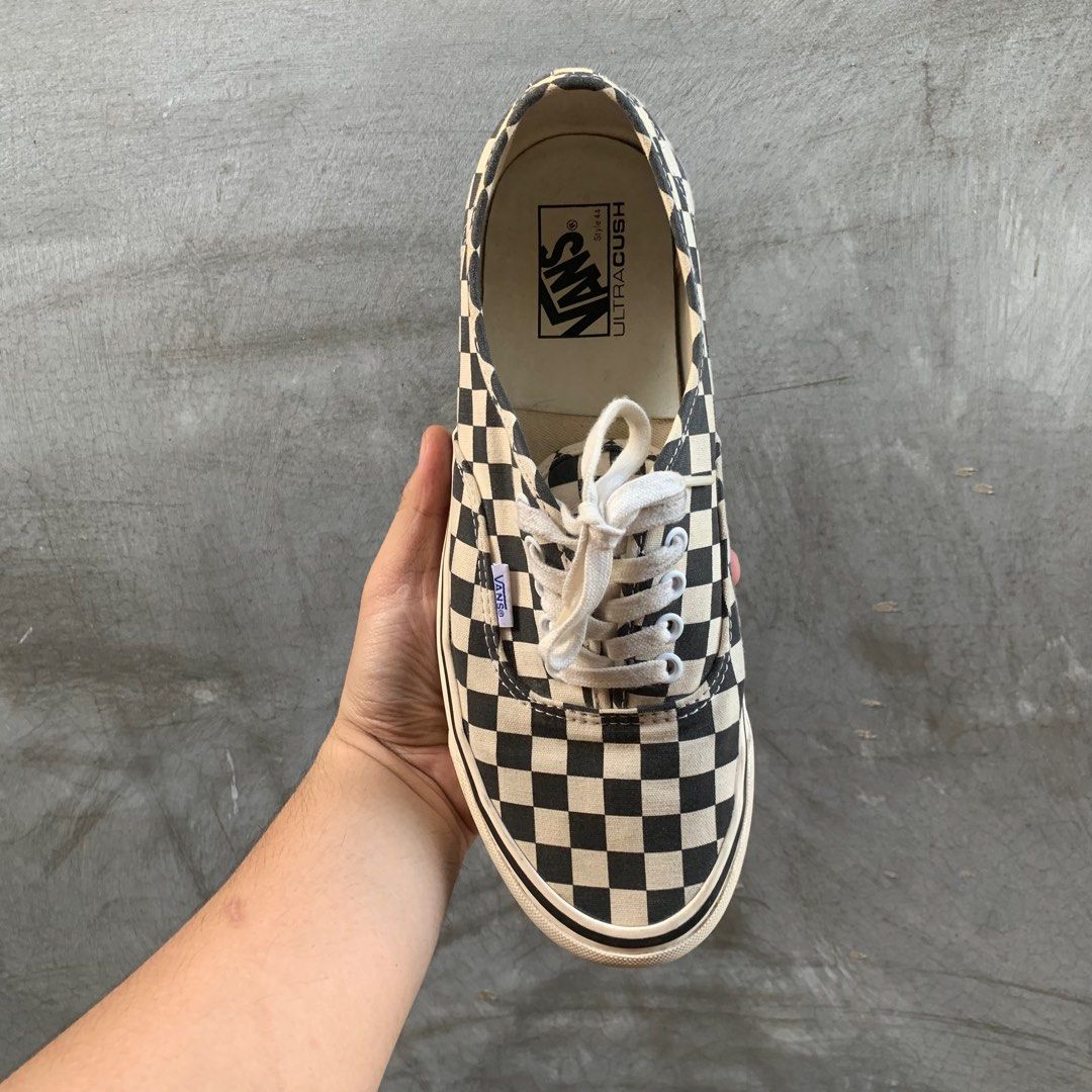 VANS AUTHENTIC CHEKERBOARD (Category: Sneakers) located in Manila. Submitted by rarefindslt (Listing ID 1295316974, Image 3). Description: VANS AUTHENTIC CHECKERBOARD STYLE 44 - ULTRA CUSH 10.5 US (mens) in solid good condition rate! no sep sole, no heel drags, can pass as new! no box.
