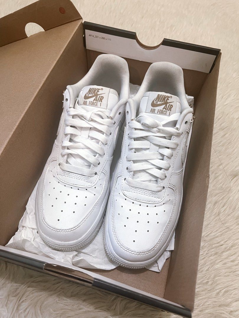 WMNS Nike Air Force 1 '07 LX (Category: Sneakers) located in Manila. Submitted by nothingbutgood (Listing ID 1295225479, Image 2). Description: Bought this higher than the retail price since it’s a hype that time. Php 7,999. Used twice or thrice only. RFS: A lot of shoes, haven’t used this. .