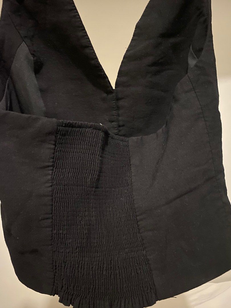 Zara Halter Top/Vest (Category: Sleeveless) located in Quezon City. Submitted by annec19 (Listing ID 1295286818, Image 2). Description: Like new selling at a low price coz rlly need to declutter. LP alr pls no haggling anymore.