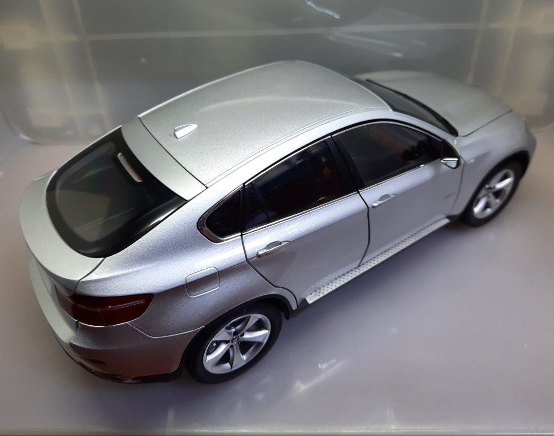 1/18 BMW X6(E71) by Kyosho 京商, 興趣及遊戲, 玩具& 遊戲類- Carousell