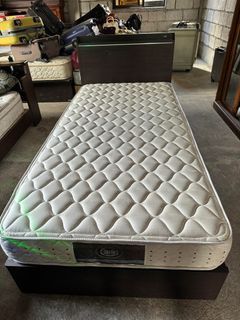 Bed frame and matress 38”x79”