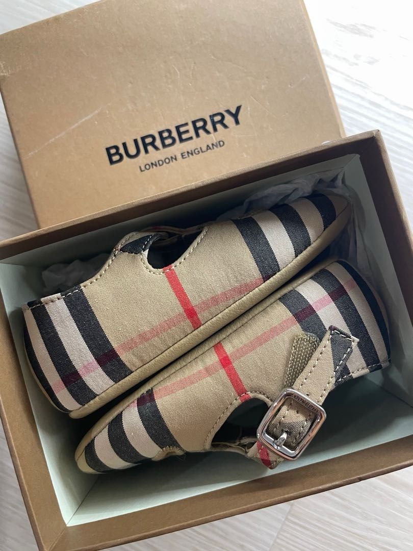 Burberry shoes size 19 shop