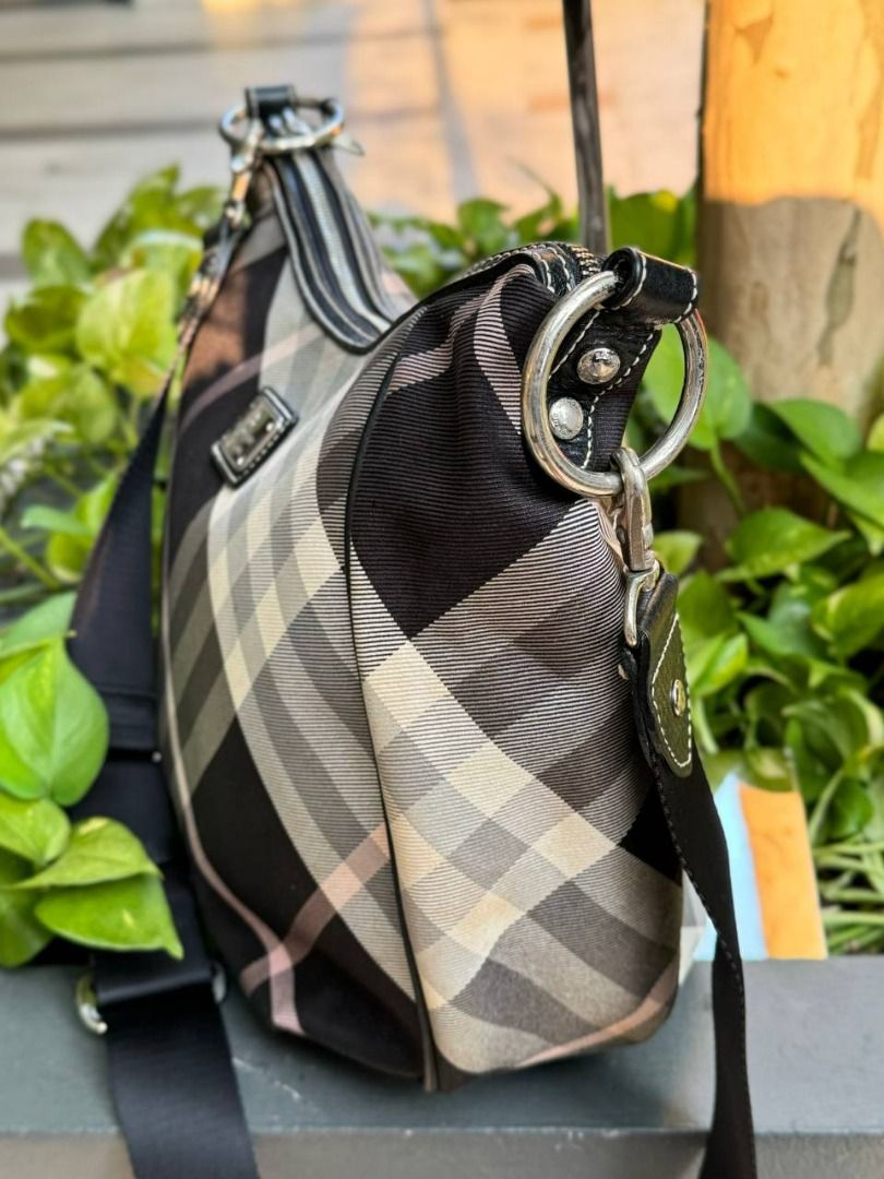 BURBERRY SIGNATURE CROSSBODY BAG Luxury Bags Wallets on Carousell