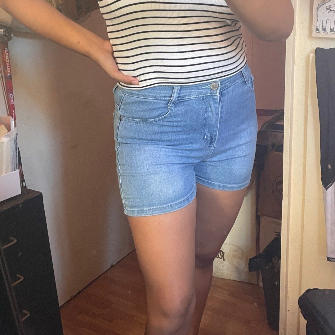 Denim Shorts (Category: Shorts) located in Las Pinas. Submitted by theseventhph (Listing ID 1295414479, Image 1). Description: Denim shorts Size 29, best fits medium frames Rfs: not using anymore.