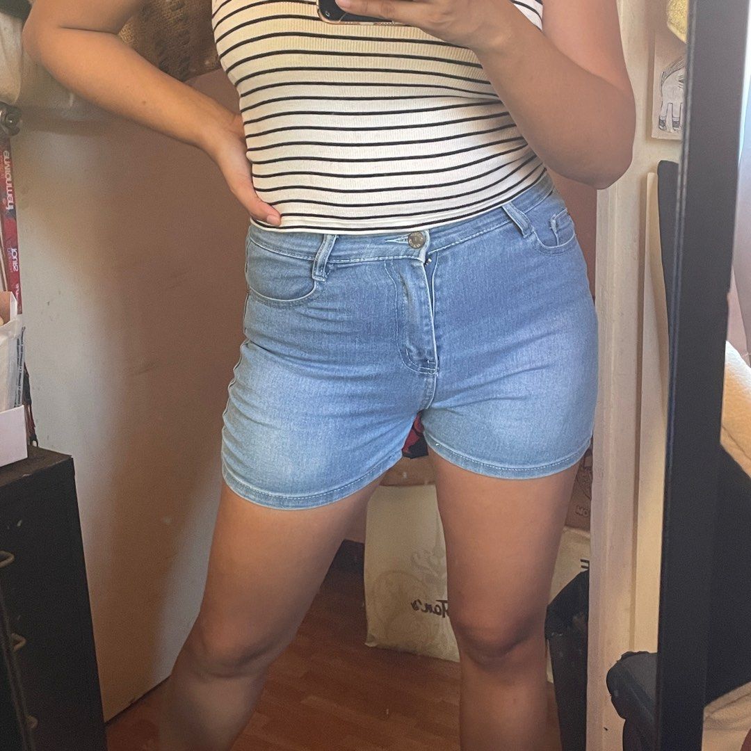 Denim Shorts (Category: Shorts) located in Las Pinas. Submitted by theseventhph (Listing ID 1295414479, Image 3). Description: Denim shorts Size 29, best fits medium frames Rfs: not using anymore.