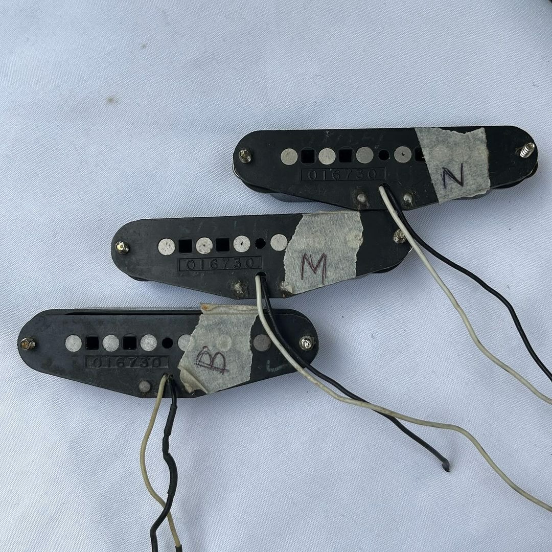 Fender Pickup Mounting Rubber Tubing (12) Mounting Hardware - Foto 3