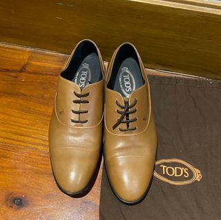 [GUARANTEED AUTHENTIC / HARDLY USED] TOD'S CLOSED LACE OXFORDS