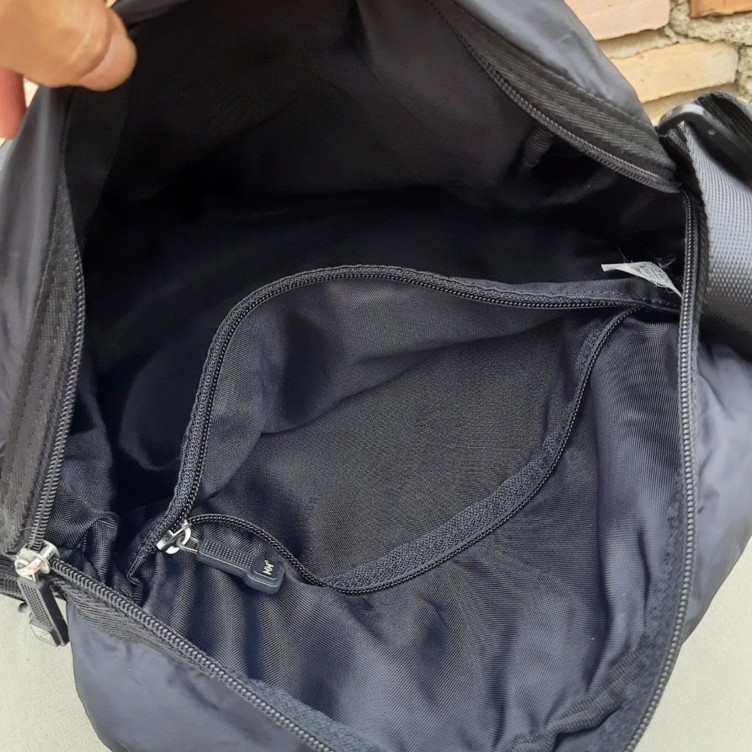 Helly hansen sling bag