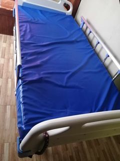 Hospital bed (2 cranks)