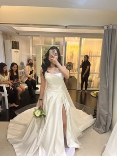 Ivory & White CADE Wedding Gown (with free veil)