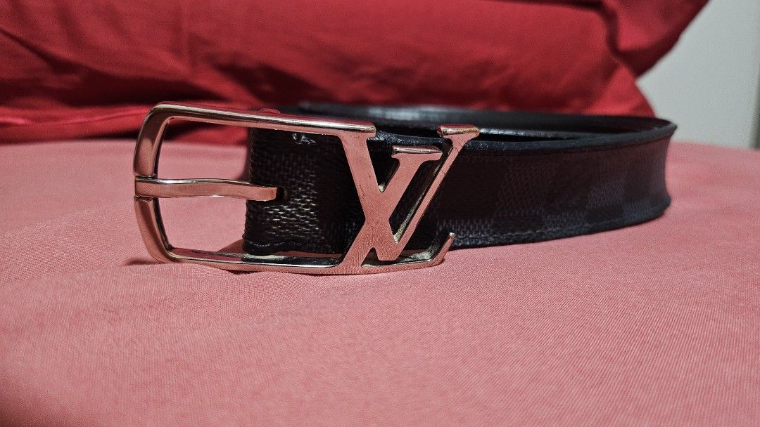 Louis vuitton men belt Authentic 100