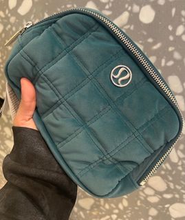 LULULEMON QUILTED VELOUR STORM TEAL