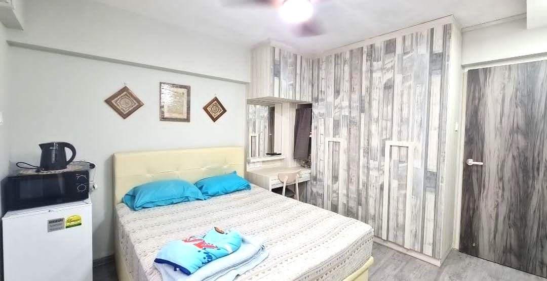 (Category: ) located in . Submitted by your_rental_specialist (Listing ID 1295461195, Image 1). Description: .