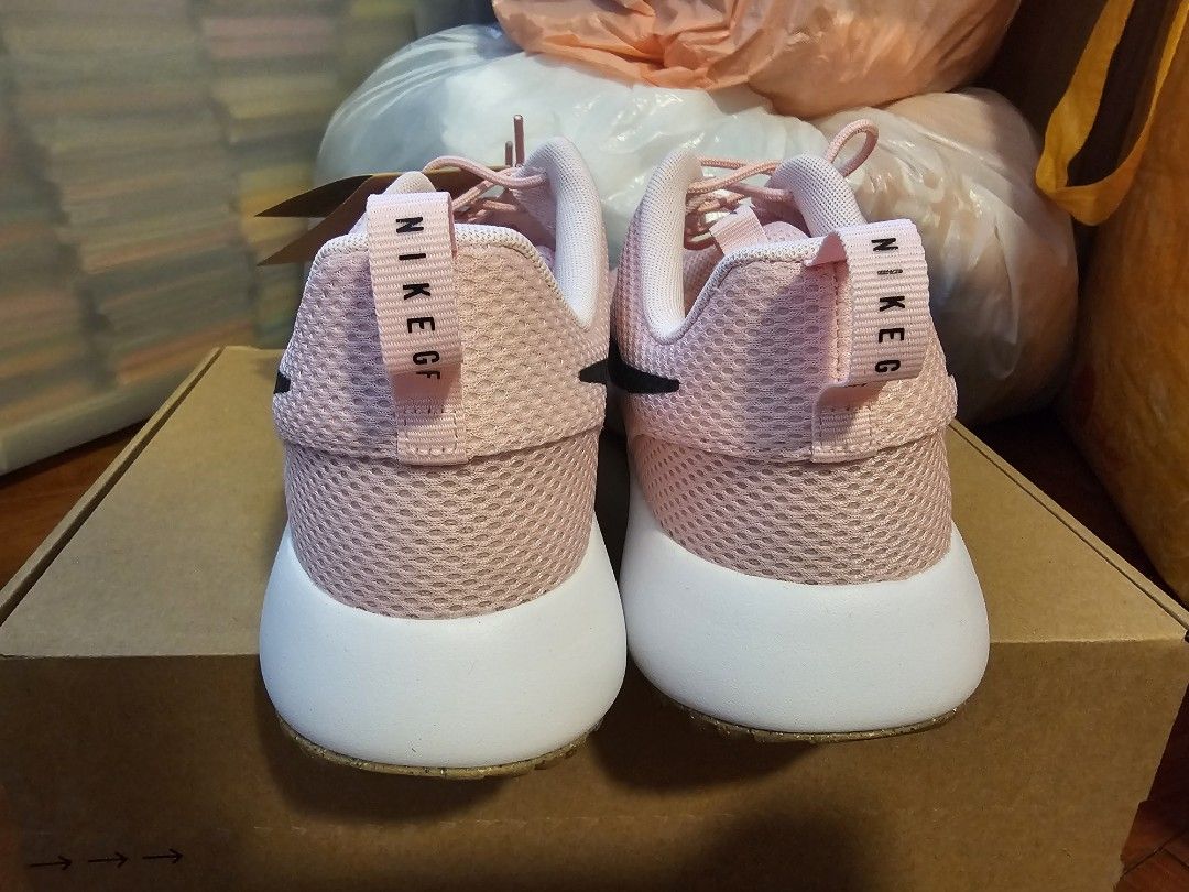 Nike Roshe Run Golf DV1202 601 Pink US 10.5 force dunk yeezy kobe lebron cortez air max Carousell