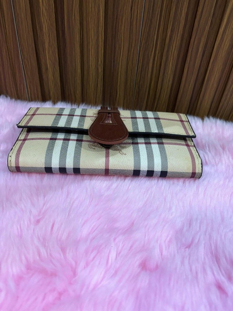 Preloved Japan Buberry Wallet (Category: Luxury Bags & Wallets) located in Cebu City. Submitted by day.98 (Listing ID 1295491747, Image 2). Description: selected from japan surplus genuine leather coded no flaws.