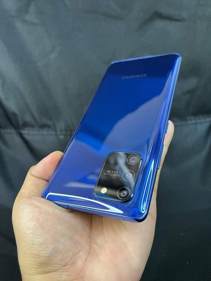 SAMSUNG S10 LITE (Category: Samsung) located in Agoncillo. Submitted by andreiqtp2t (Listing ID 1295463569, Image 3). Description: Samsung Galaxy S10 Lite 16GB 8+8 & 128GB Prism Blue 💙 Super AMOLED Plus, HDR10+ 🌈 Super Steady OIS 🤳 Rare unit Recommended for Camera 📸 Smooth For gaming Good FPS 🍀 Snapdragon 855 🐉 Brand new Price 2024 estimated 22k - 25k Ganda camera, pati 0.5 malinaw 48 MP, f/2.0, 26mm (wide), 1/2.0", 0.8µm, PDAF, Super Stead