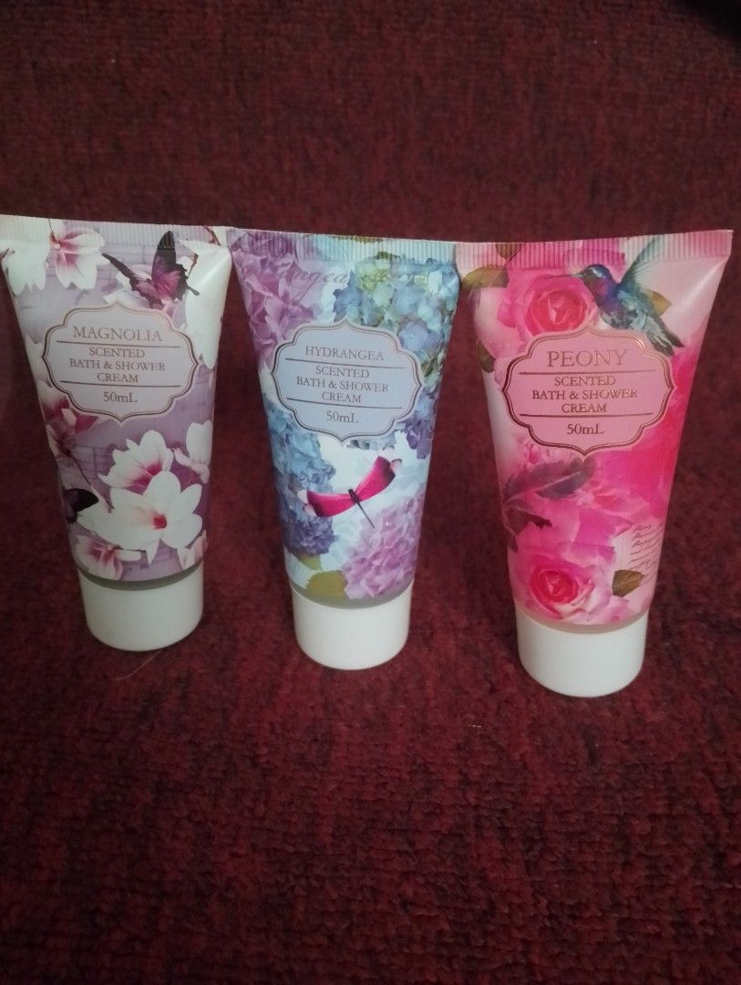 Solace Botanic Scented Bath & Shower Cream (Category: Bath) located in Muntinlupa City. Submitted by anythingboutiquebylala (Listing ID 1295382257, Image 1). Description: Solace Botanic All 3 Bath and Body Cream 50ml Hydrangea Magnolia Peony Bought in Melbourne Australia RFS: Decluttering.