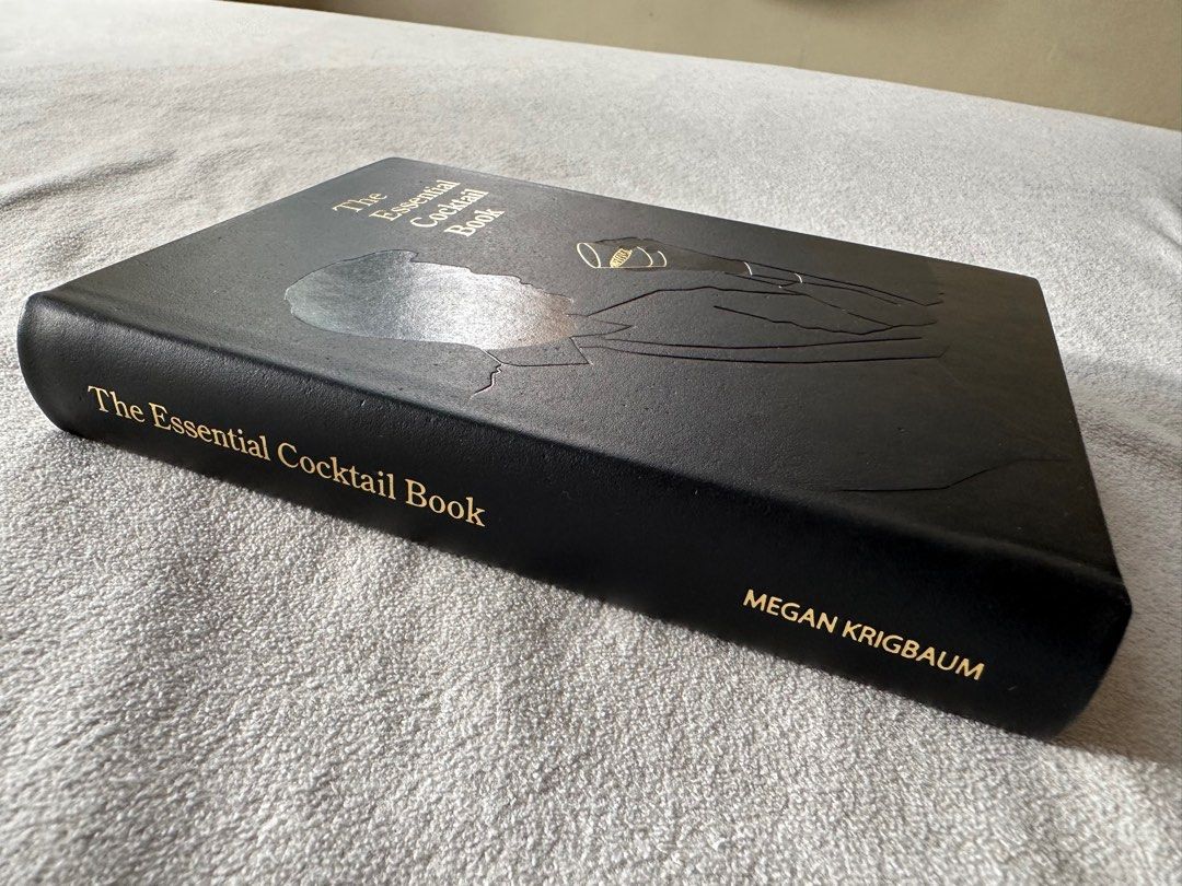 The Essential Cocktail Book (Category: Storybooks) located in Pasig City. Submitted by speerow (Listing ID 1295454658, Image 3). Description: Leather Cover Special Edition.