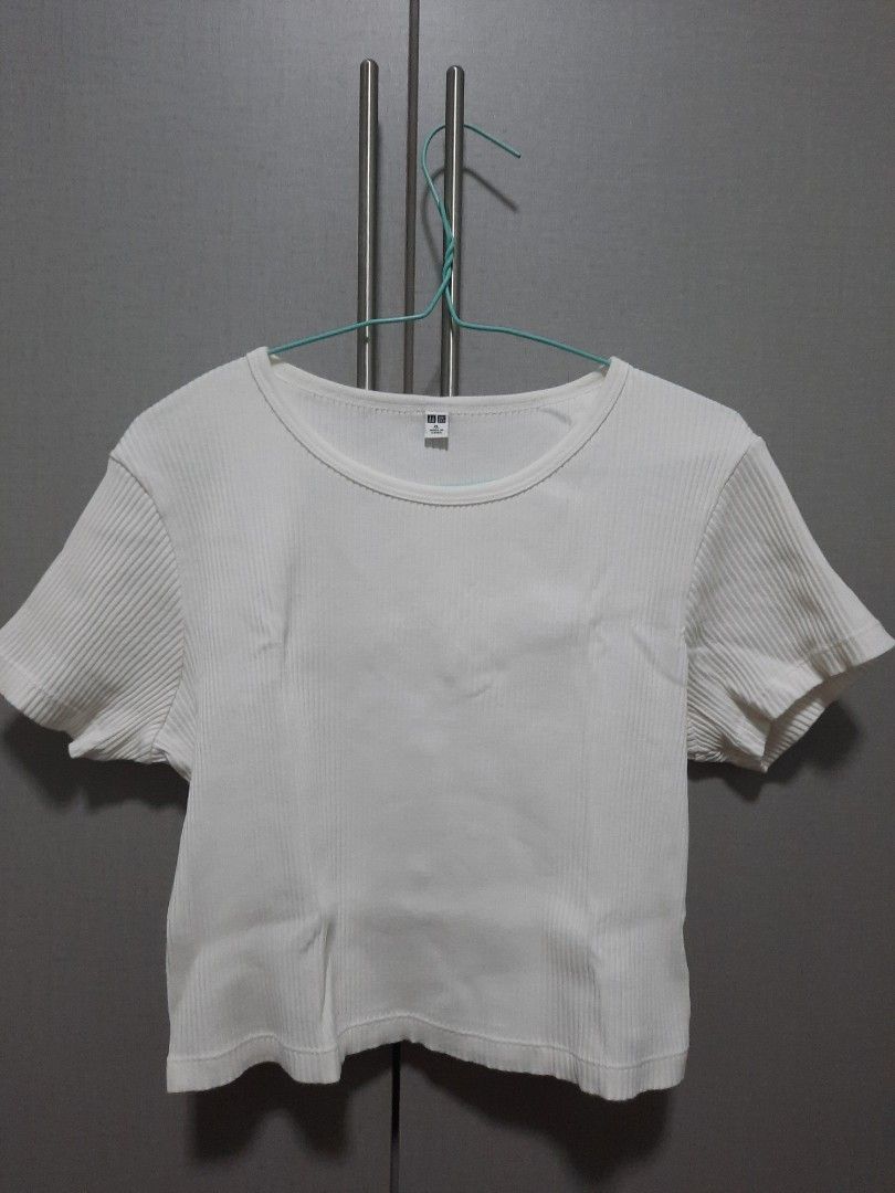 Uniqlo round neck ribbed crop top, Women's Fashion, Tops, Shirts
