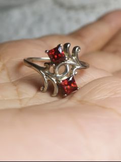 Vintage beautiful Gothic ruby sterling silver 925 ring.. Size 7.5