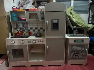 (Category: ) located in . Submitted by tinytyn_tree (Listing ID 1295494046, Image 1). Description: .