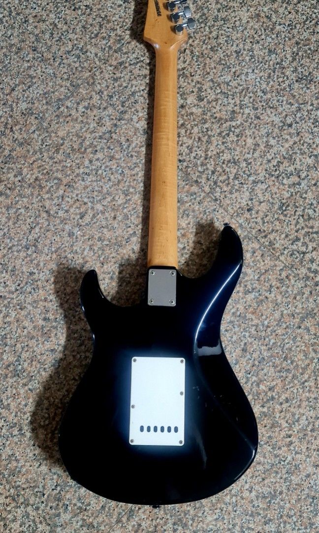 Used Yamaha EG303