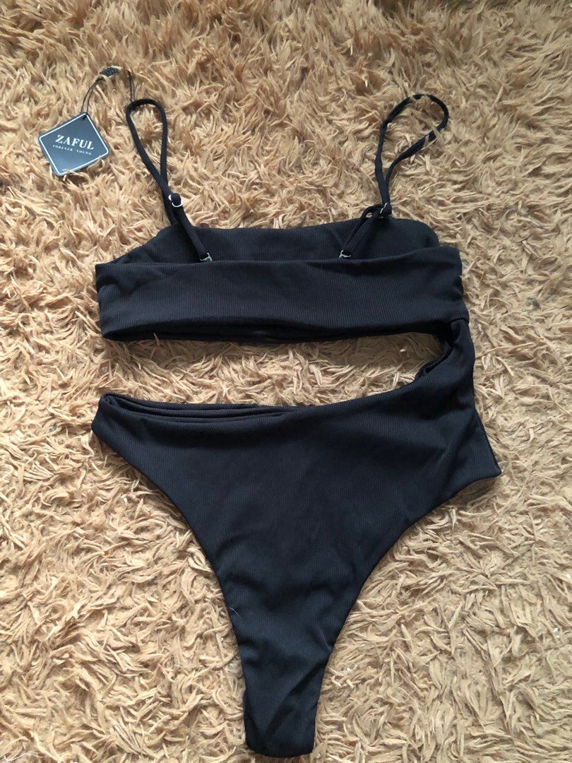 Zaful Black one piece swimsuit (Category: Bikinis & Swimsuits) located in Quezon City. Submitted by tuurtelle (Listing ID 1295508187, Image 2). Description: Brand new Large.
