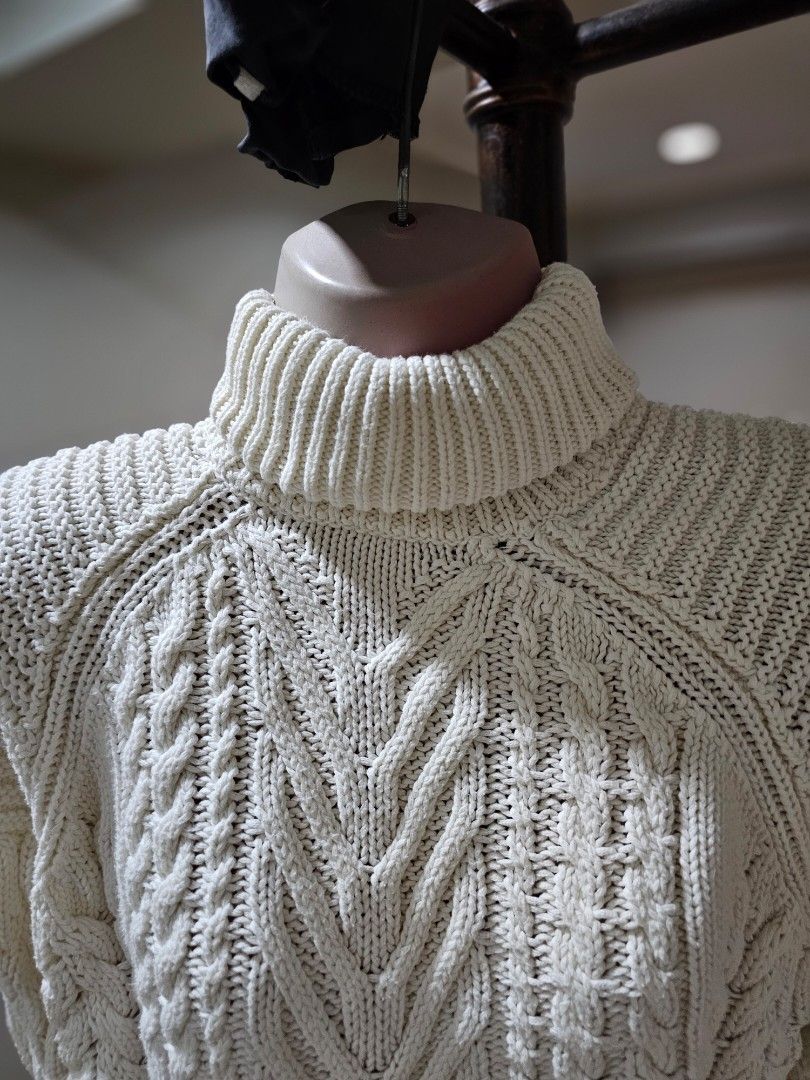 Zara white knitted turtleneck (Category: Coats, Jackets and Outerwear) located in Mandaluyong City. Submitted by elizadoolittl (Listing ID 1295448223, Image 2). Description: Zara premium knitted turtleneck Used only 2X Fits XS to medium Very nice, perfect for spring wear or in cold places.