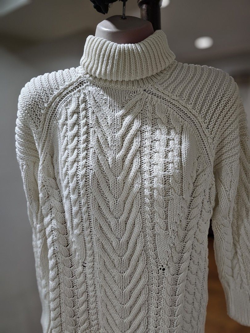 Zara white knitted turtleneck (Category: Coats, Jackets and Outerwear) located in Mandaluyong City. Submitted by elizadoolittl (Listing ID 1295448223, Image 3). Description: Zara premium knitted turtleneck Used only 2X Fits XS to medium Very nice, perfect for spring wear or in cold places.