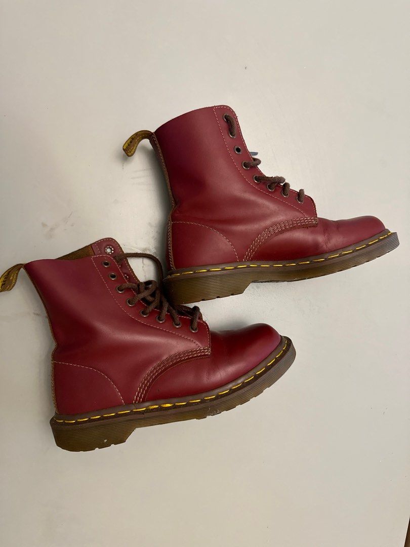 1460 Oxblood Quilon DR. MARTENS (Category: Boots) located in Makati City. Submitted by Pipie (Listing ID 1295557794, Image 1). Description: Use 3x only for photo shoot in Japan..