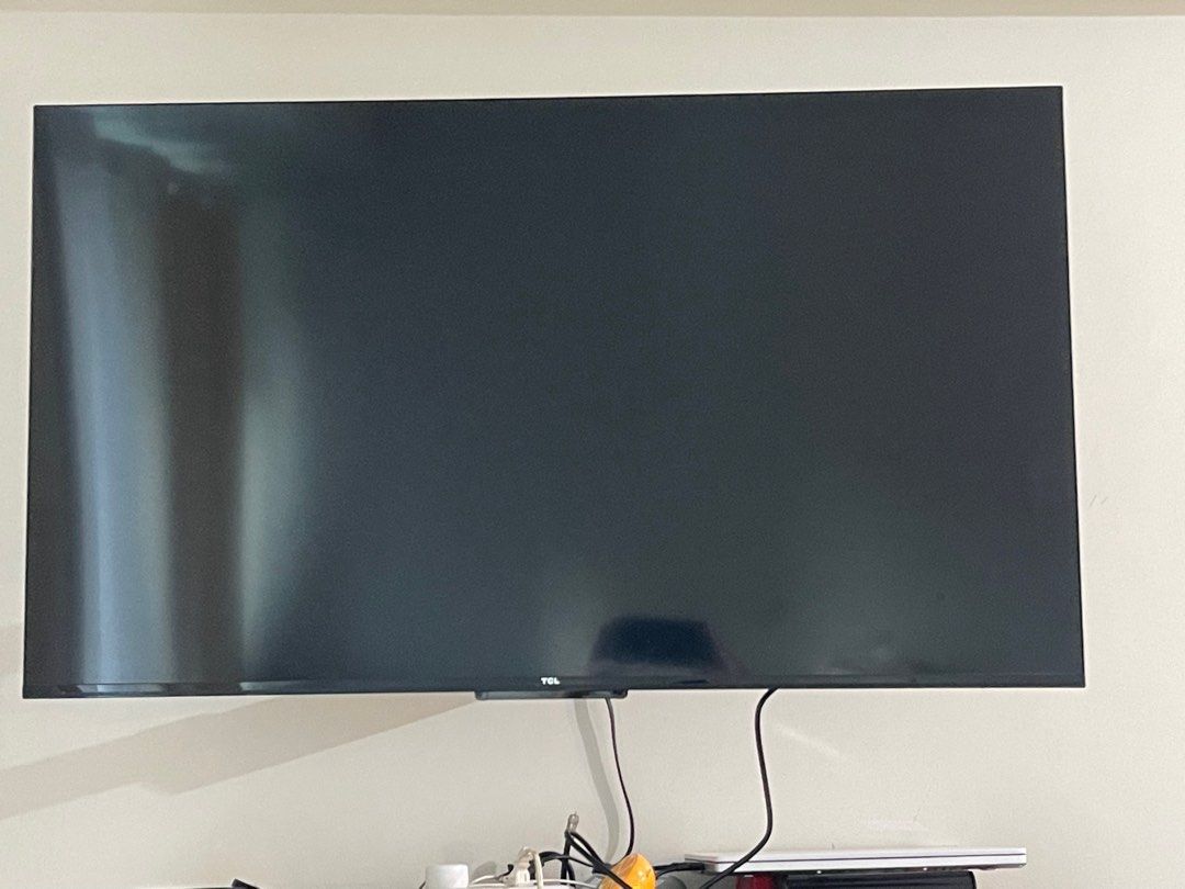 43” 4k TCL P635 Smart Android TV (Category: TV) located in Mandaluyong City. Submitted by itsjustjane13 (Listing ID 1295563898, Image 2). Description: No box No scratches Rarely used. Pang Netflix lang. Surprisingly ang tibay nya ha??! Akala ko before sisirain yung brand na to but naur! Ang ganda pa din ng quality niya. No issues, no chip, walang sira sa screen mismo RFS: decluttering, we have 2 TV’s na. Wala nang mapaglagyan since yung sa bedroo