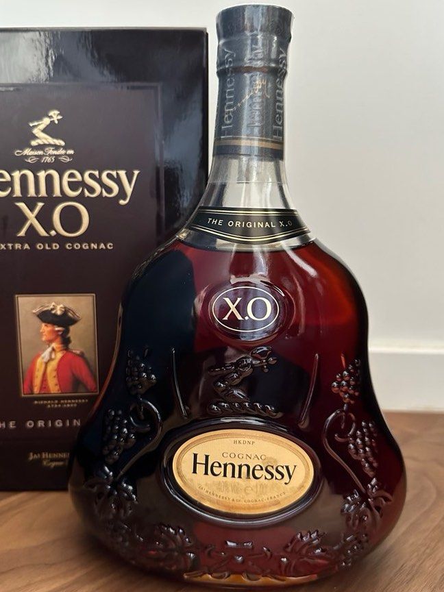 全新未開封軒尼詩X.O . 1公升Brand new Hennessy XO Extra Old Cognac 1L, 嘢食& 嘢飲, 酒精飲料-  Carousell