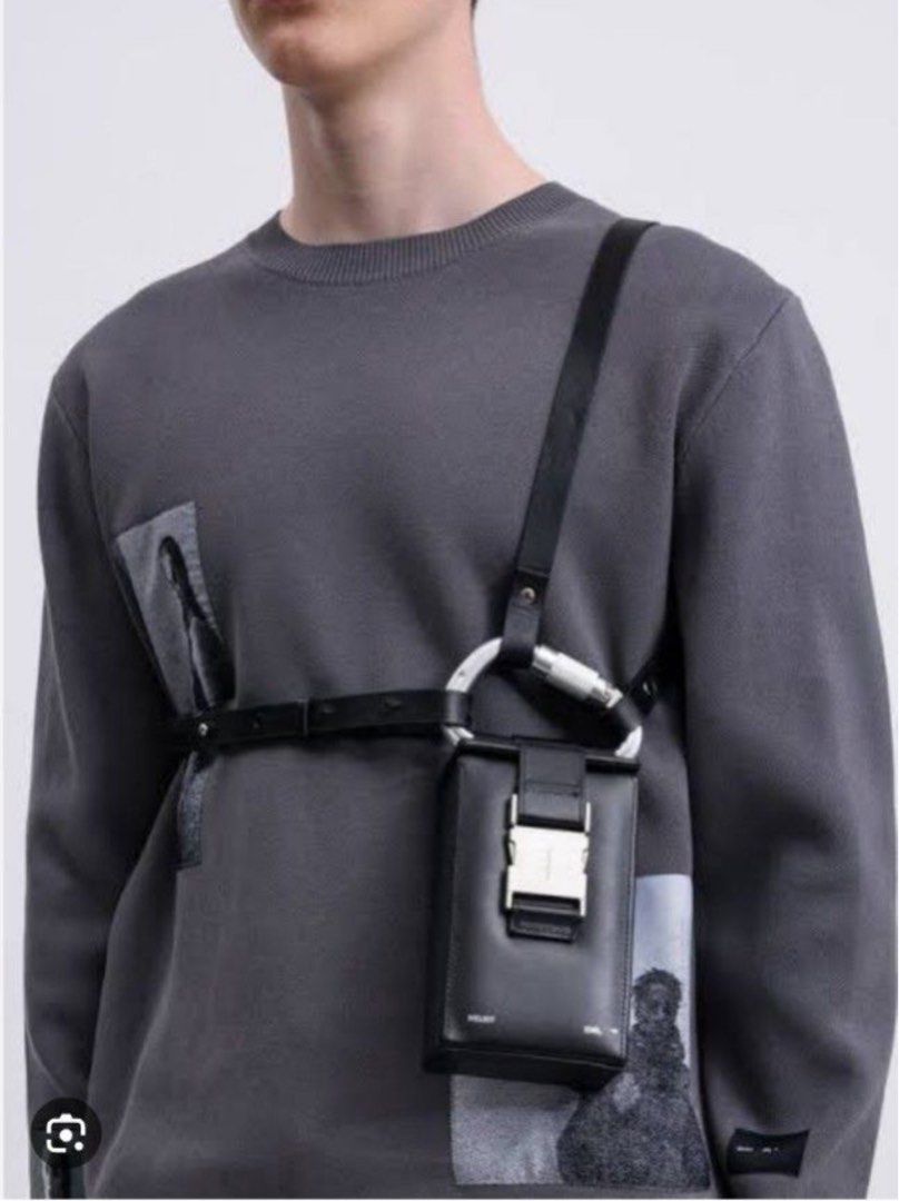 Authentic Heliot Emil Carabiner Sling bag (Category: Sling Bags) located in Quezon City. Submitted by patpat10 (Listing ID 1295528641, Image 1). Description: Authentic Heliot Emil Carabiner Sling bag WYSIWYG.