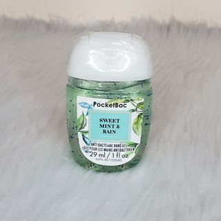 Bath & Body Works Sweet Mint & Rain Pocketbac Hand Sanitizer