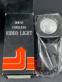 📸CAMERA ITEM📸  20W/6V Cordless Video Light Sealed  OUR PRICE ₱300  #epicogiftshop  🖤🤍