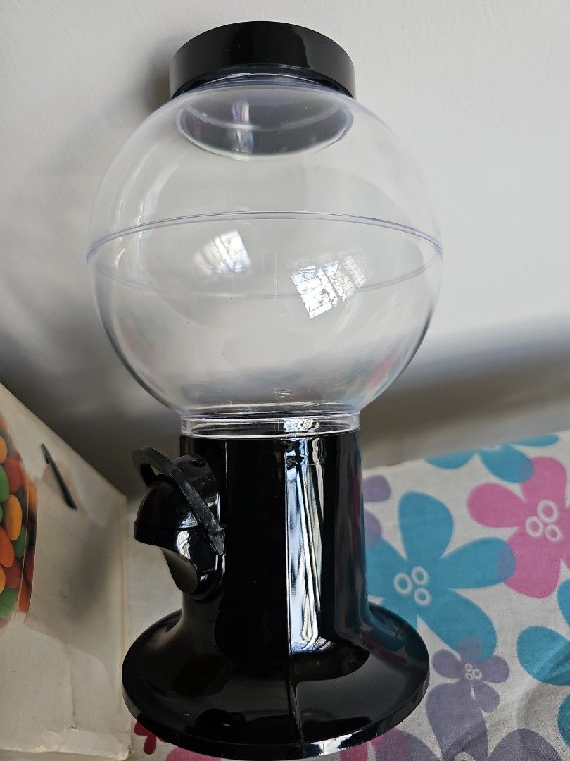 Candy Machine (Category: Storage Boxes & Baskets) located in Singapore. Submitted by limchloris (Listing ID 1295577554, Image 1). Description: BNIB Black colour Height 23 cm.