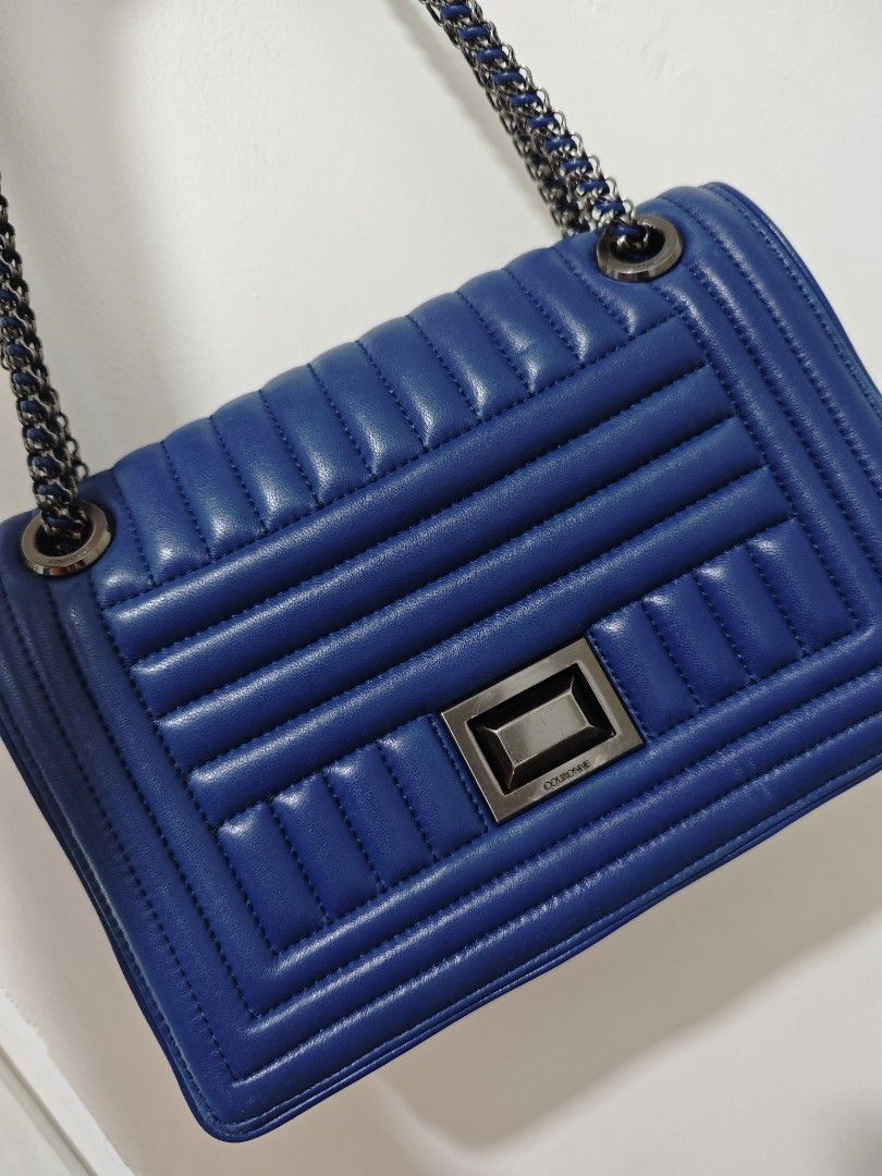 Couronne Quilted crossbody bag (Category: Cross-body Bags) located in Malabon City. Submitted by angelyckaa (Listing ID 1295587297, Image 2). Description: Couronne Quilted crossbody bag -Signs of used due to storage - Rubber lining intact - Sale already from 1500 Sale already from 1500 due to 1 rub MOP : Gcash, BDO.