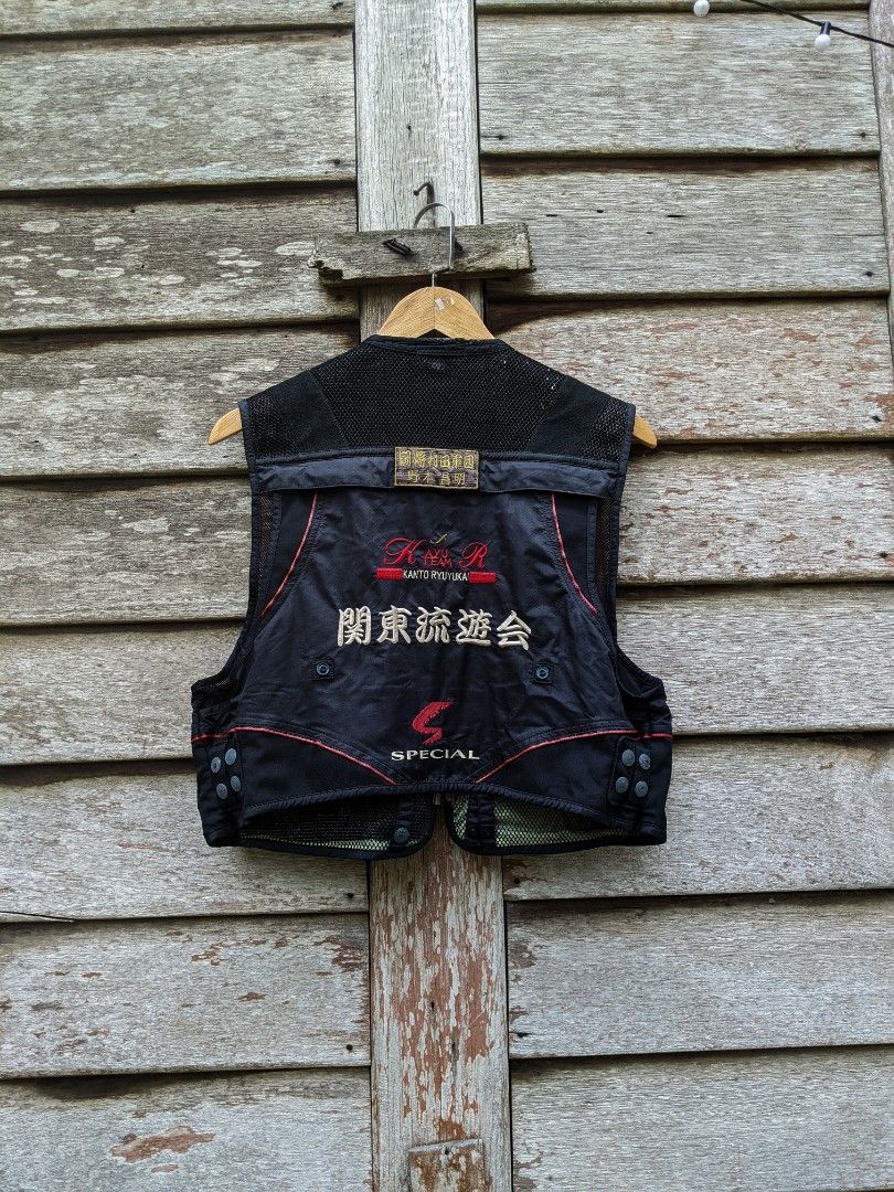 Daiwa Gore Wind Stopper Fishing Vest, Men's Fashion, Tops & Sets