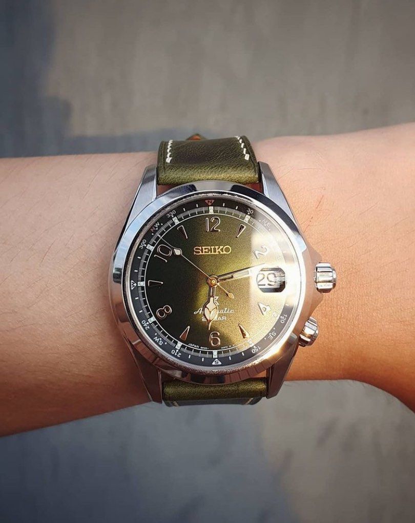 Delugs Green Waxy Slim Strap 20mm (Category: Men's Watches) located in Mandaluyong City. Submitted by randomxobjects (Listing ID 1295672906, Image 2). Description: Delugs Singapore Green Waxy Slim Strap 20-16, 115-70 Meet-Up: Starbucks, SM Fame Mall, Mandaluyong or Delivery care of buyer Mode of Payment: Gcash Bank Transfer (BDO) .