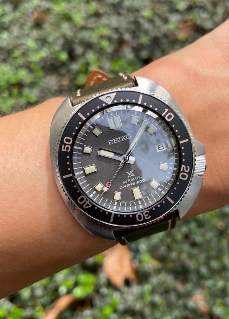 Delugs Green Waxy Slim Strap 20mm (Category: Men's Watches) located in Mandaluyong City. Submitted by randomxobjects (Listing ID 1295672906, Image 3). Description: Delugs Singapore Green Waxy Slim Strap 20-16, 115-70 Meet-Up: Starbucks, SM Fame Mall, Mandaluyong or Delivery care of buyer Mode of Payment: Gcash Bank Transfer (BDO) .