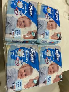 Drypers Moony Makuku Newborn Diapers