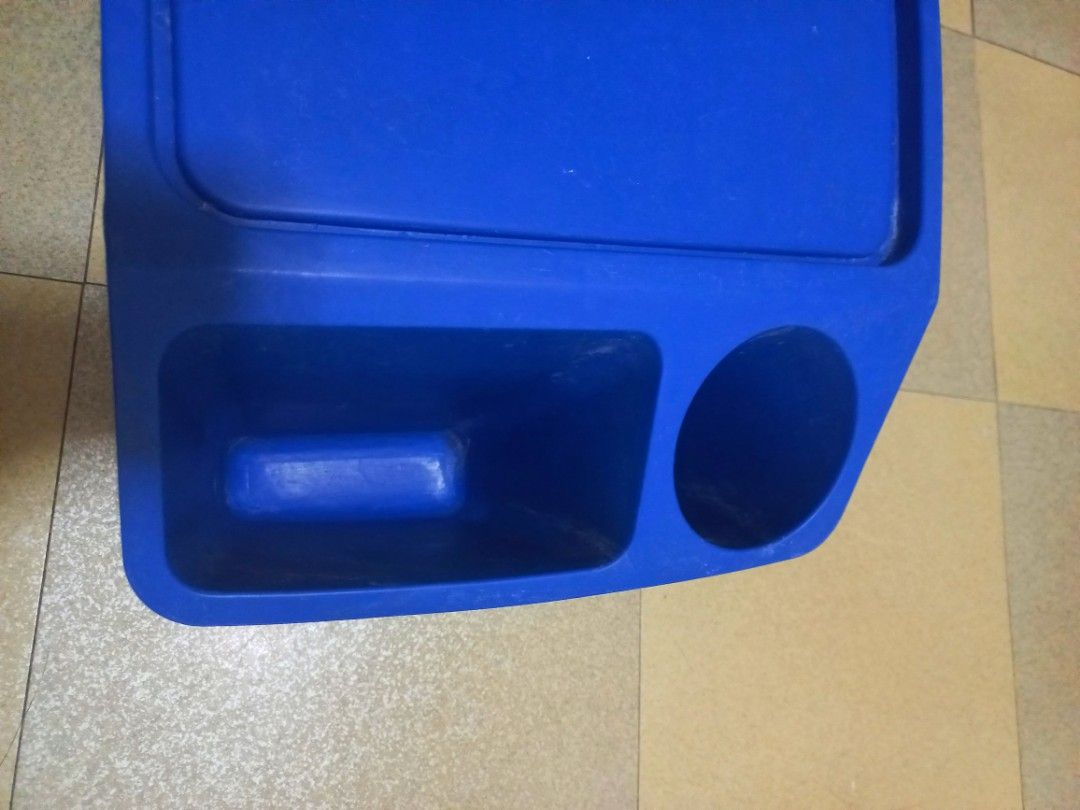 Food Tray to go (Category: Gift Baskets & Hampers) located in Las Pinas. Submitted by ajbash (Listing ID 1295524271, Image 2). Description: pwde sa car and sa bed. easy to bring ksi magaan and sturdy. I forgot the brand pero ang texture nya parang little tikes..