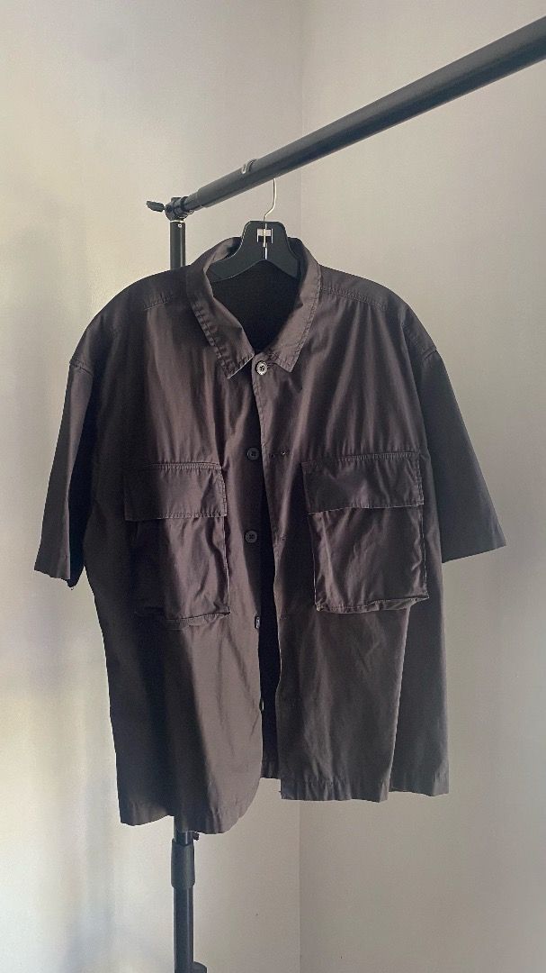 GU by UNIQLO Oversized Gorpcore Workwear Utility Shirt (Category: Activewear) located in Paranaque City. Submitted by Spareless (Listing ID 1295590957, Image 2). Description: W: 23 in. L: 29 in. Pockets: 2 Condition: 8.5/10 Issue: N/A Notes from the seller: color accuracy may vary Manage your expectations as these products are either secondhand or thrifted. Minor flaws won’t be called out unless it’s noticeable. No Return / No Refund / Sales are 